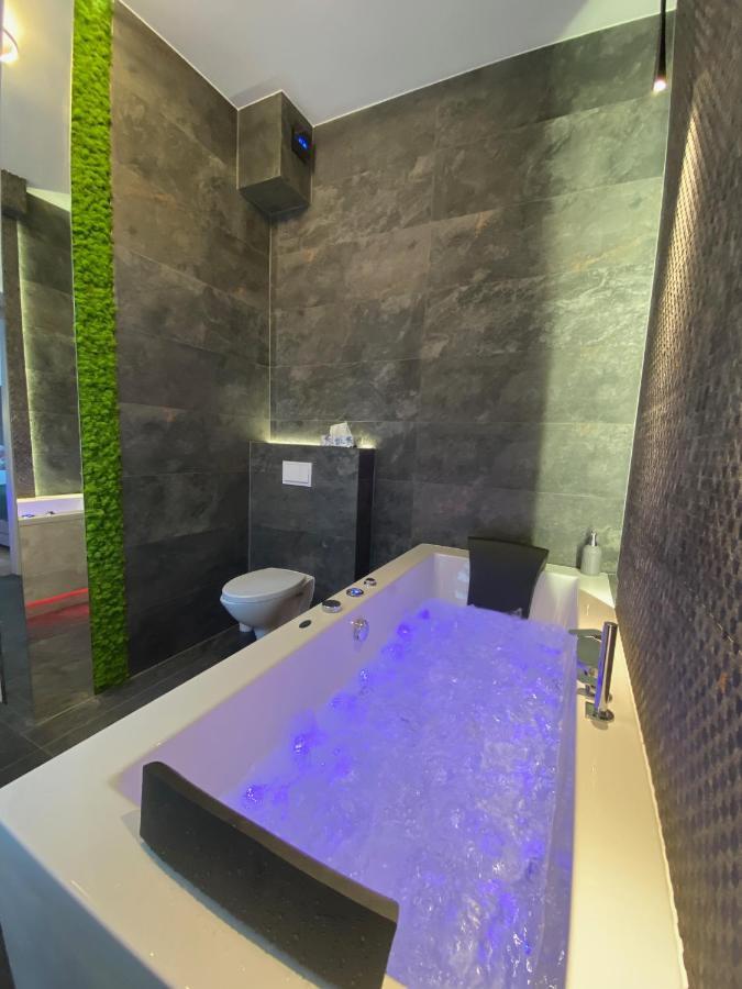 Apartament Bialy Z Jacuzzi Краков Экстерьер фото