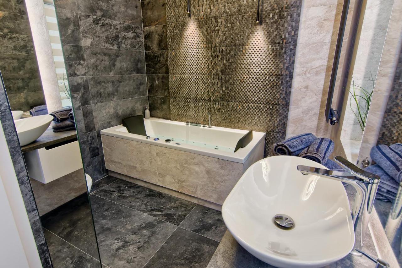 Apartament Bialy Z Jacuzzi Краков Экстерьер фото