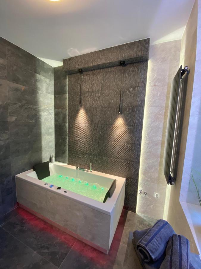 Apartament Bialy Z Jacuzzi Краков Экстерьер фото