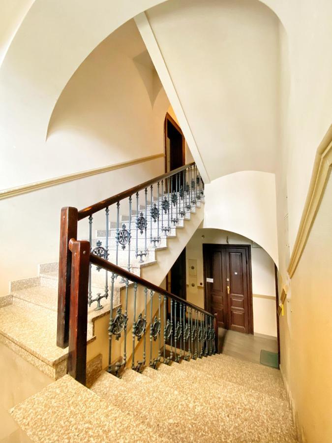 Apartament Bialy Z Jacuzzi Краков Экстерьер фото